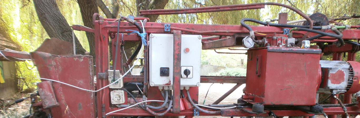 A körmölő- és pataápoló ketrec javítás előtt