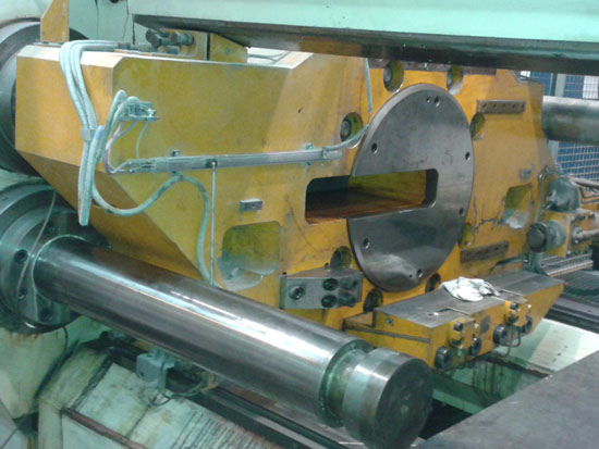 Keresztmozgású présfej