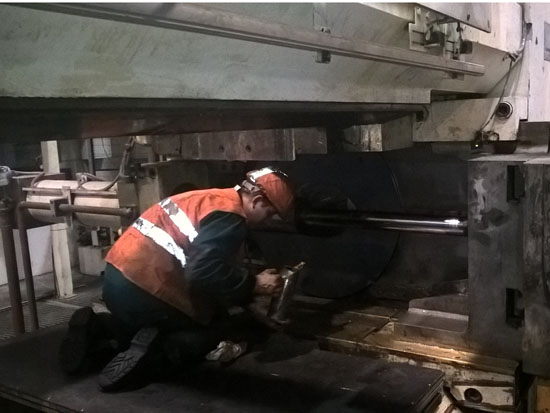 A szerszámpálya kenése